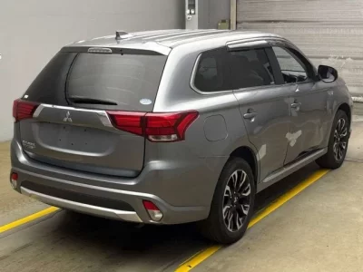 Mitsubishi OUTLANDER PHEV