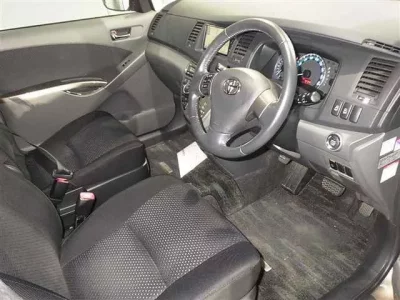 Toyota ISIS