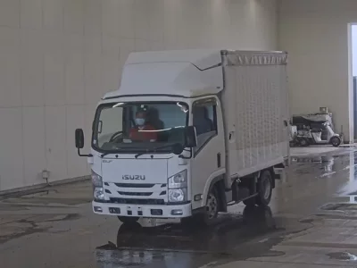 Isuzu ELF