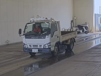 Isuzu ELF