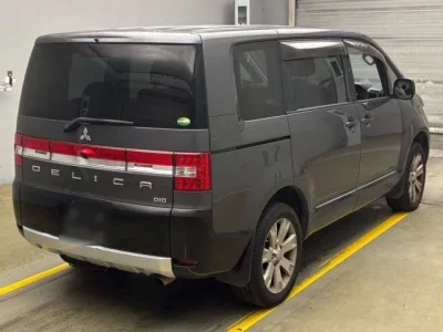 Mitsubishi DELICA D5
