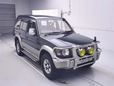 Mitsubishi PAJERO