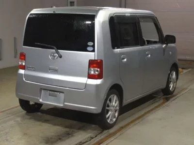 Toyota PIXIS SPACE