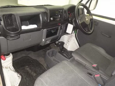 Mitsubishi MINICAB TRUCK