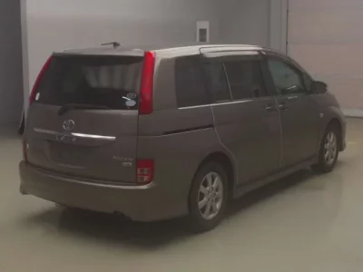 Toyota ISIS