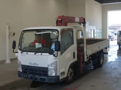 Isuzu ELF