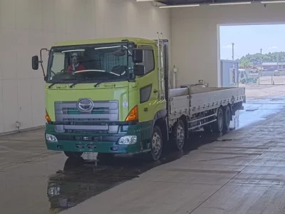 Hino TRUCK