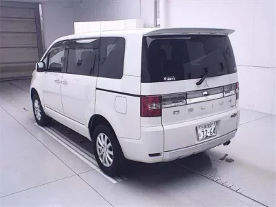 Mitsubishi DELICA D5