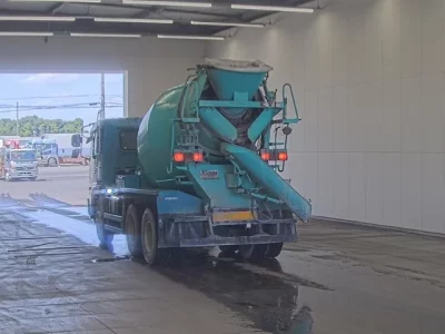 Hino TRUCK