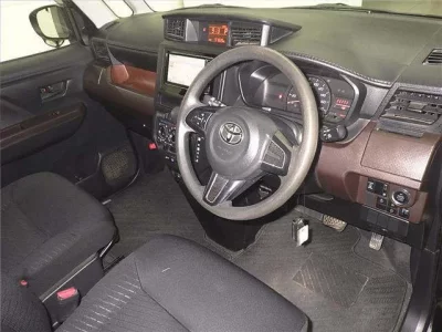 Toyota TANK