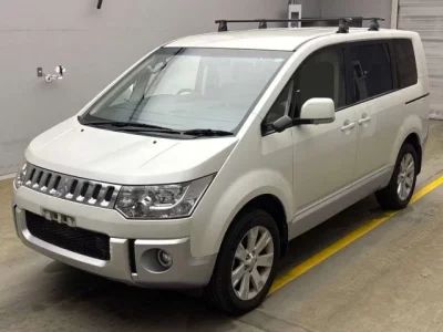 Mitsubishi DELICA D5