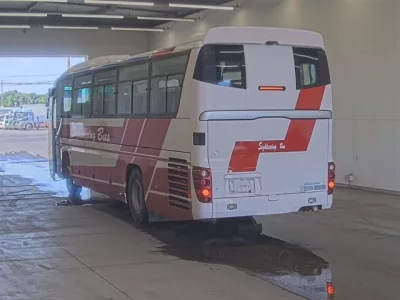 Isuzu BUS