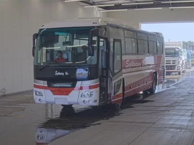 Isuzu BUS
