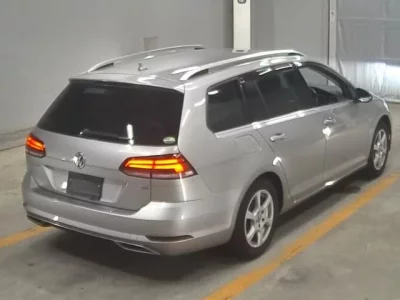 Volkswagen GOLF VARIANT