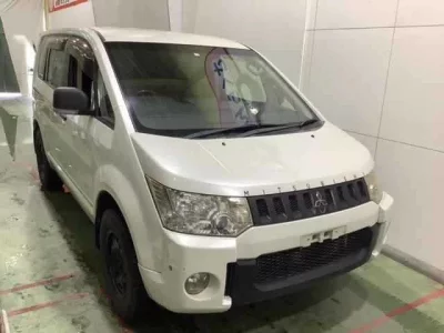 Mitsubishi DELICA D5