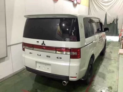 Mitsubishi DELICA D5