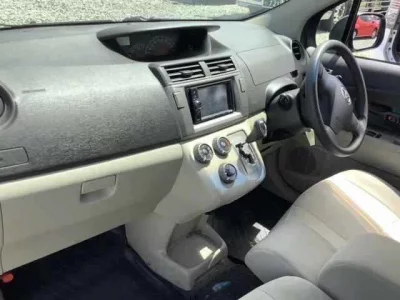 Toyota PASSO SETTE