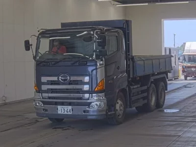 Hino TRUCK