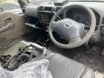 Mazda BONGO BRAWNY VAN
