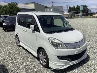 Mitsubishi DELICA D2