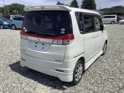 Mitsubishi DELICA D2