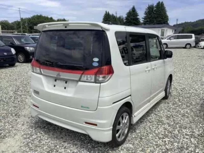 Mitsubishi DELICA D2