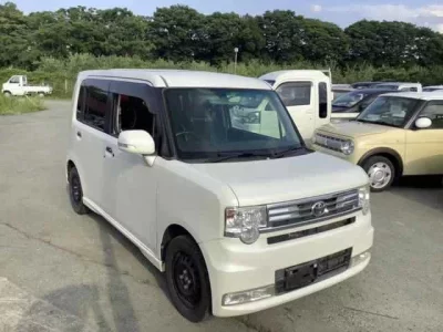 Toyota PIXIS SPACE