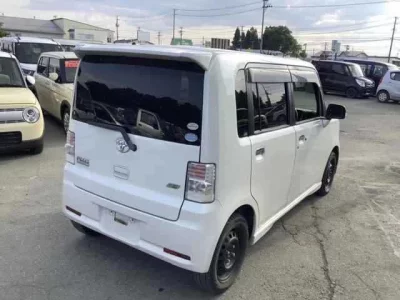 Toyota PIXIS SPACE