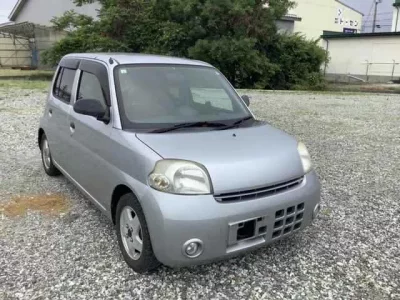 Daihatsu Esse