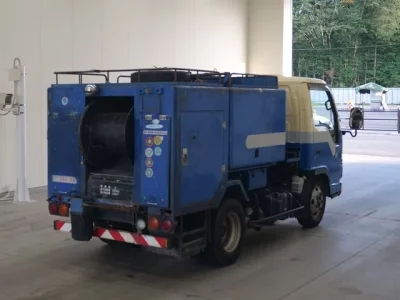 Isuzu ELF