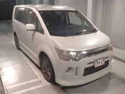 Mitsubishi DELICA D5