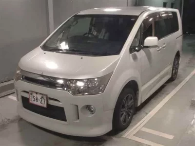 Mitsubishi DELICA D5
