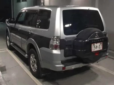 Mitsubishi PAJERO