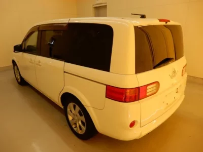 Nissan LAFESTA