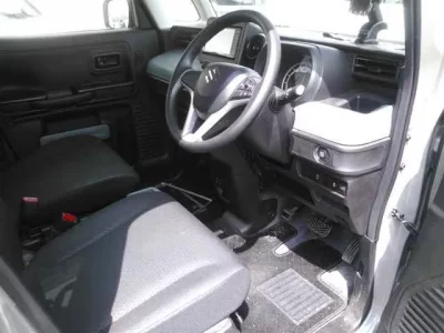 Suzuki SPACIA BASE