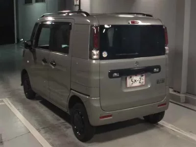 Suzuki SPACIA BASE