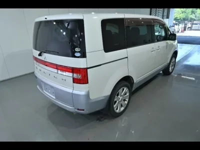 Mitsubishi DELICA D5