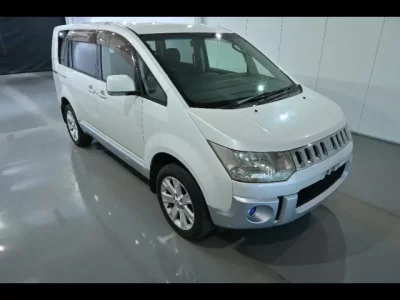 Mitsubishi DELICA D5