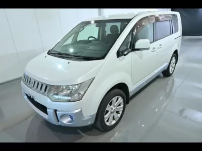 Mitsubishi DELICA D5