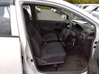 Nissan AD
