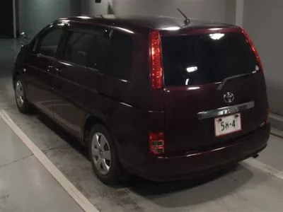 Toyota ISIS