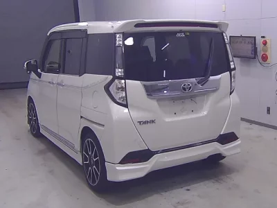 Toyota TANK