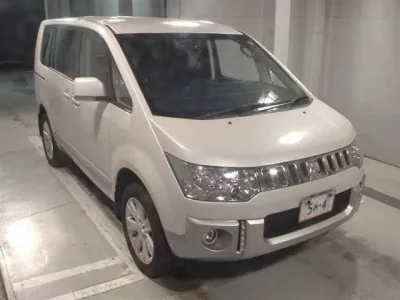 Mitsubishi DELICA D5
