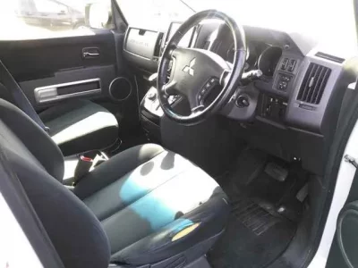 Mitsubishi DELICA D5
