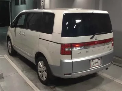 Mitsubishi DELICA D5