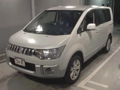 Mitsubishi DELICA D5