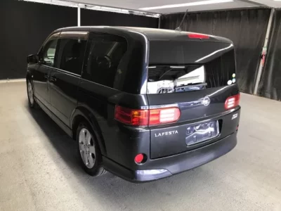 Nissan LAFESTA