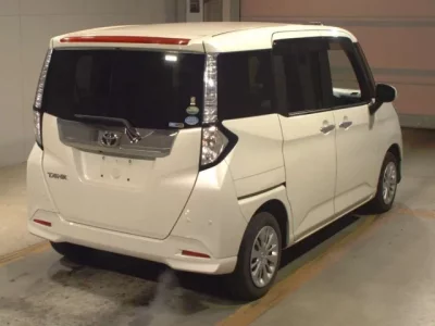Toyota TANK