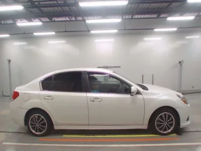 Subaru LEGACY B4