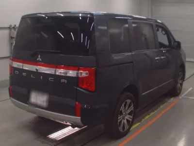 Mitsubishi DELICA D5